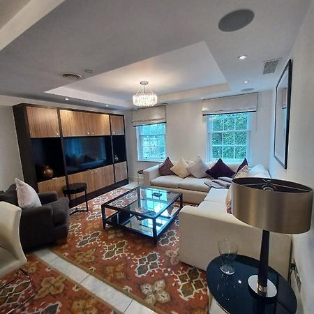 Buckingham Palace Residences By Aeria Apartments Londen Buitenkant foto