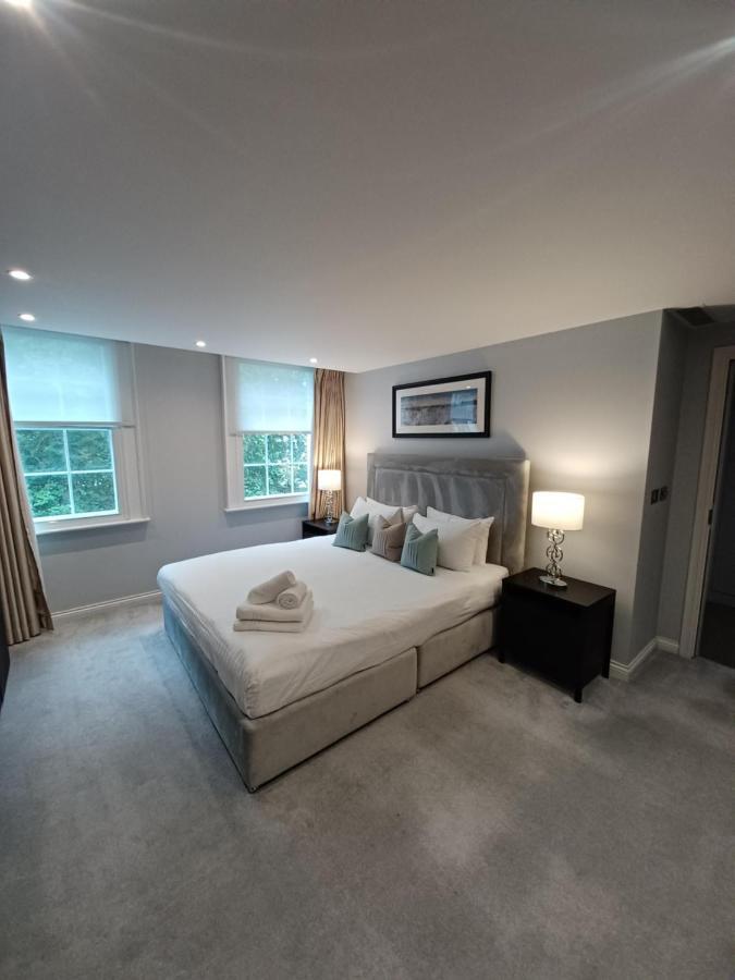 Buckingham Palace Residences By Aeria Apartments Londen Buitenkant foto