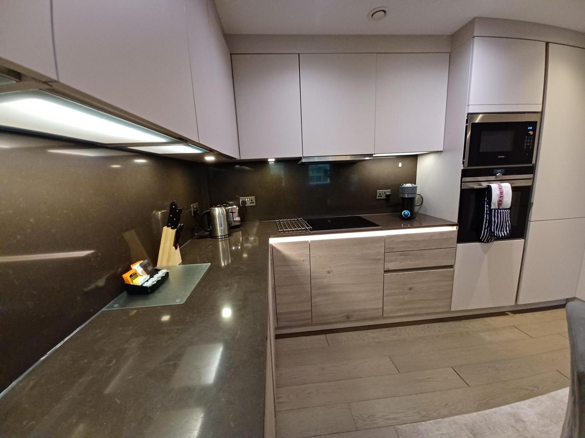 Buckingham Palace Residences By Aeria Apartments Londen Buitenkant foto