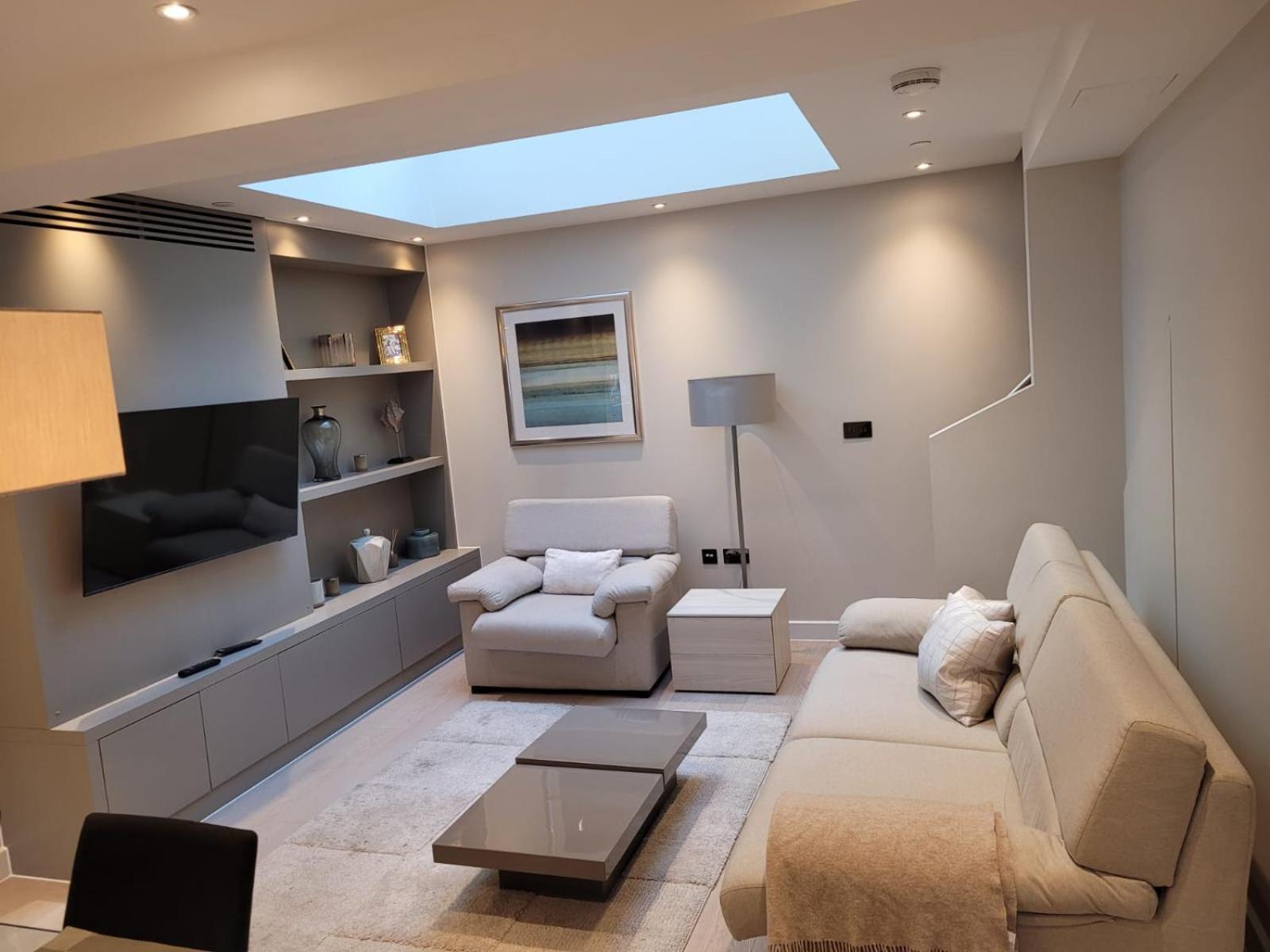 Buckingham Palace Residences By Aeria Apartments Londen Buitenkant foto