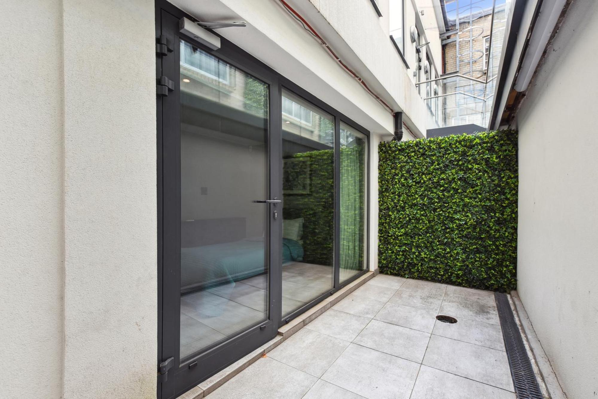 Buckingham Palace Residences By Aeria Apartments Londen Buitenkant foto
